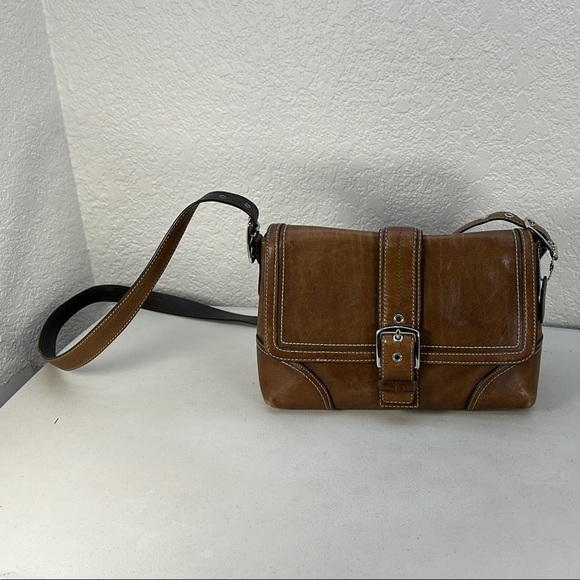 Coach Handbags - Coach Vintage Brown Shoulder Bag with Adjustable Straps great condition